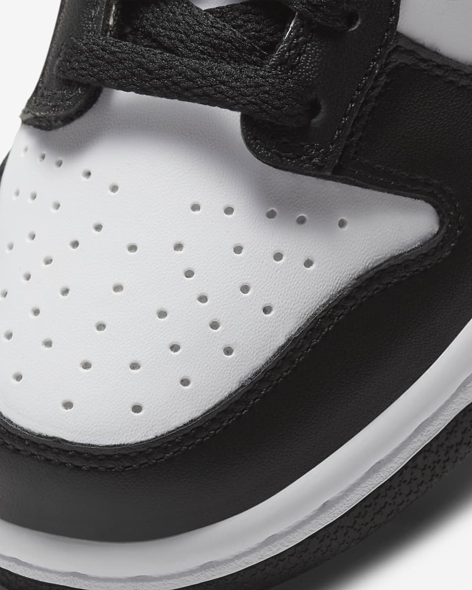 NIKE DUNK LOW